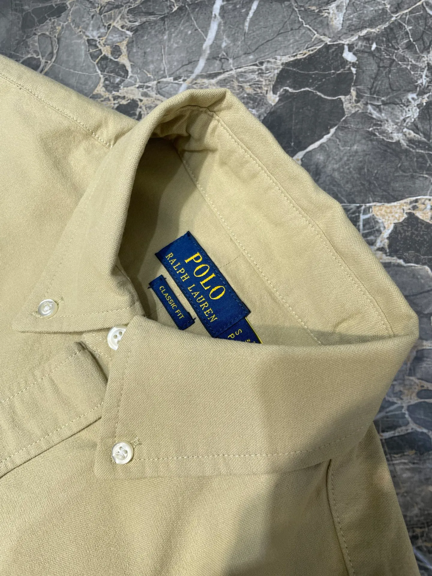 P370 Ralph Lauren 🌟 War Horse solid color shirt, macaron color, white upper body, loose fit, contrasting embroidery design on the cuffs and chest, button closure, can be paired with a skirt of the same color Size: xs-xl